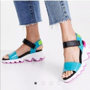 LIKE NEW Sorel Kinetic Sandals Spring Aqua size 11